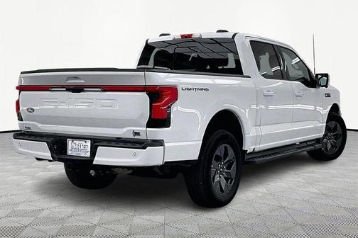 Oxford White 2025 Ford F-150 Lightning LARIAT