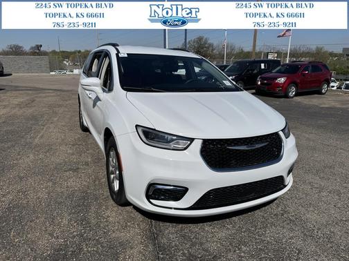 2022 Chrysler Pacifica Touring-L