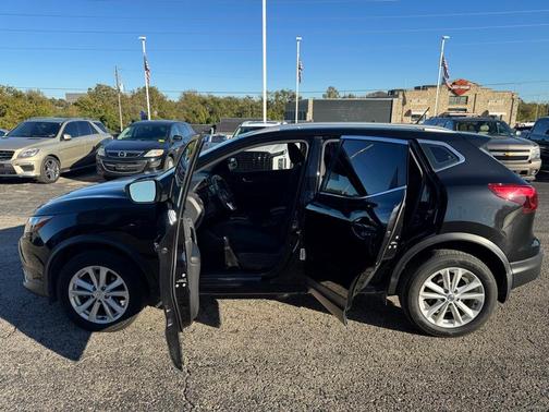 2017 Nissan Rogue Sport SV