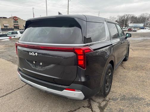 2025 Kia Carnival LXS