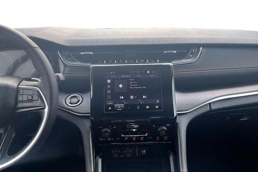 Silver Zynith 2023 Jeep Grand Cherokee Laredo