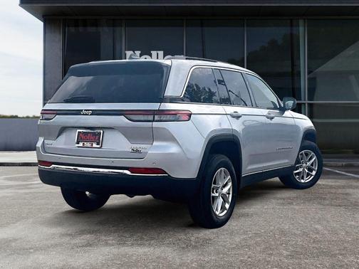 Silver Zynith 2023 Jeep Grand Cherokee Laredo