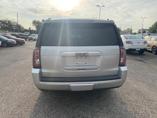 2016 GMC Yukon XL SLT