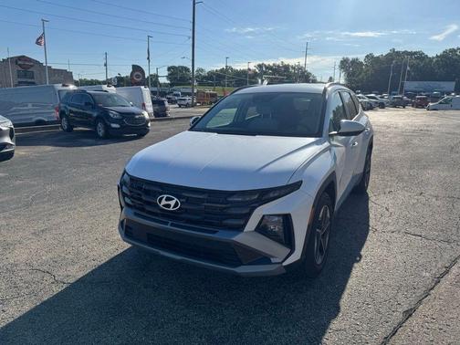 White Pearl 2025 Hyundai TUCSON SEL