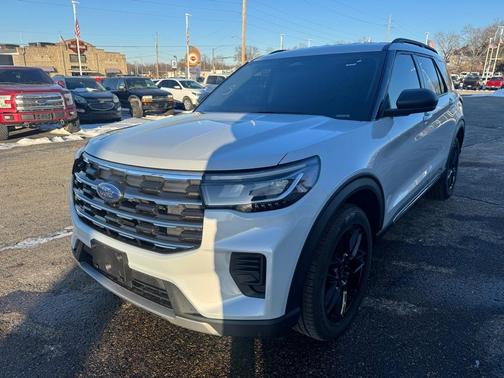 2025 Ford Explorer Active