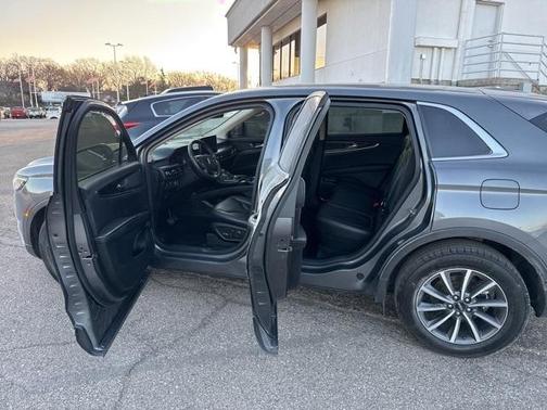 2022 Lincoln Nautilus Standard