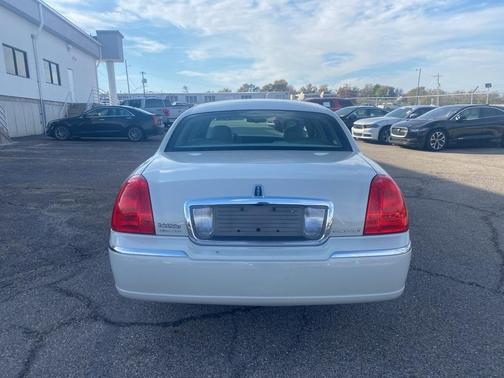 2007 Lincoln Town Car Signature Limited