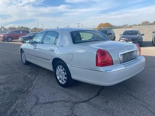 2007 Lincoln Town Car Signature Limited