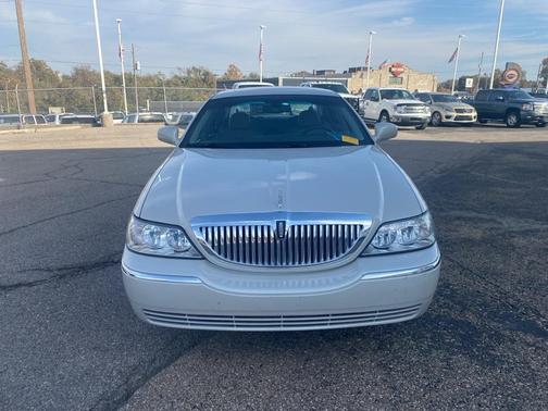 2007 Lincoln Town Car Signature Limited