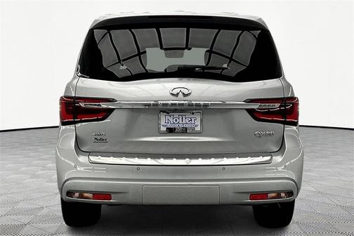 2023 INFINITI QX80 Luxe