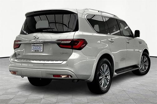 2023 INFINITI QX80 Luxe