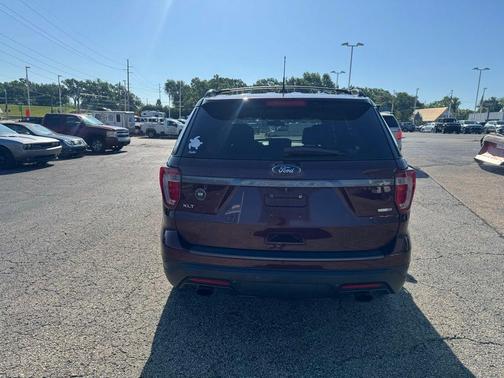 Burgundy 2018 Ford Explorer XLT