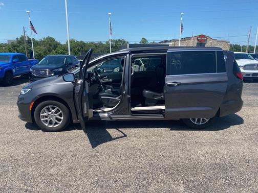 2022 Chrysler Pacifica Touring-L