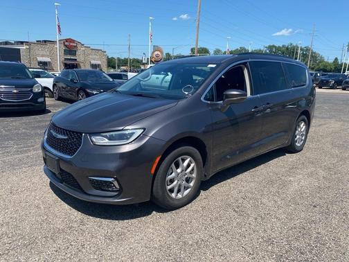 2022 Chrysler Pacifica Touring-L