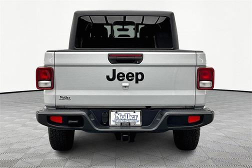 2022 Jeep Gladiator Sport