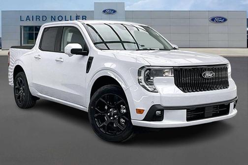 Space White Metallic 2026 Ford Maverick Lobo High