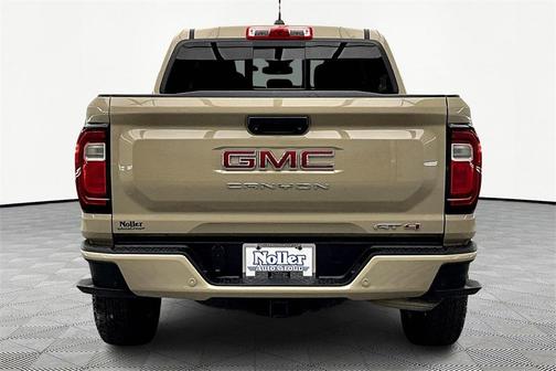 2023 GMC Canyon AT4