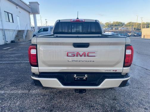 2023 GMC Canyon AT4