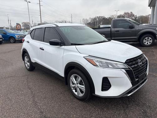 2024 Nissan Kicks S