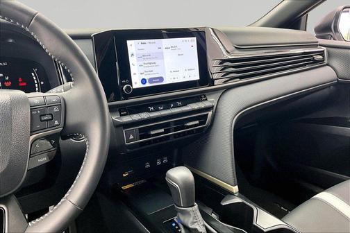 Ice 2026 Toyota Camry SE