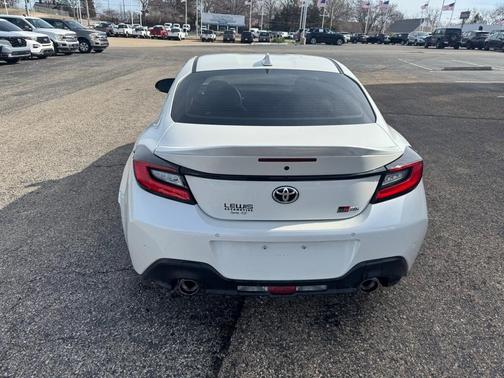 2024 Toyota GR86 Premium