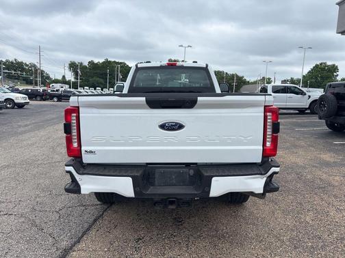 Oxford White 2024 Ford F-250 XL