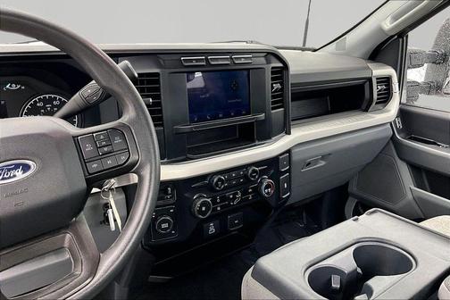 Oxford White 2024 Ford F-250 XL