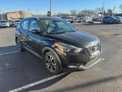 2019 Nissan Kicks SR