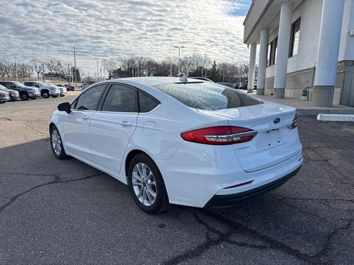 2020 Ford Fusion SE