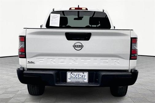 2022 Nissan Frontier S