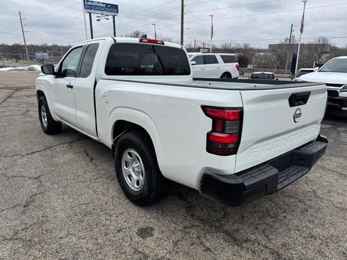 2022 Nissan Frontier S