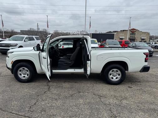 2022 Nissan Frontier S