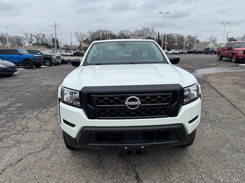 2022 Nissan Frontier S