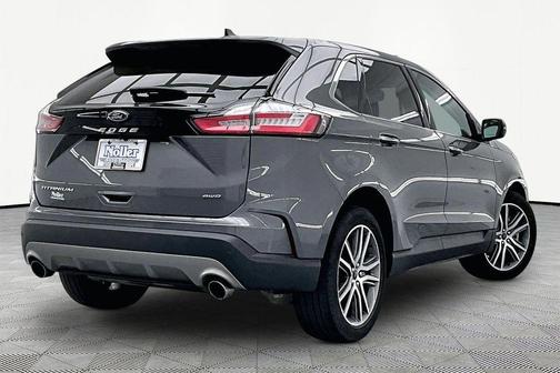 Gray Metallic 2022 Ford Edge Titanium