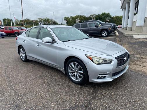 2015 INFINITI Q50 Premium