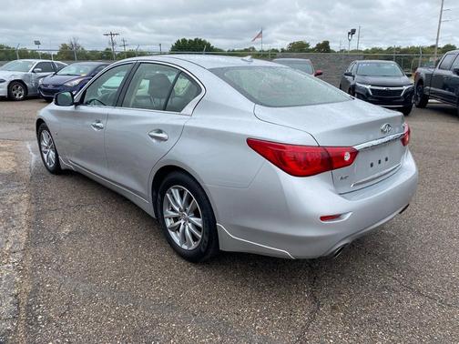 2015 INFINITI Q50 Premium