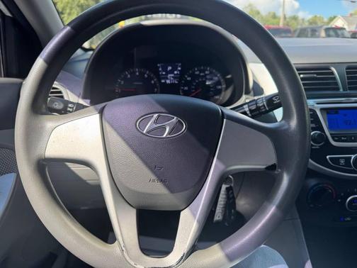 2014 Hyundai Accent SE