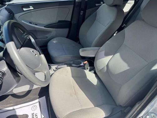 2014 Hyundai Accent SE