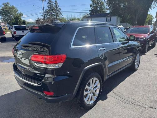 Diamond Black Crystal Pearl Coat 2017 Jeep Grand Cherokee Limited