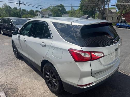 Silver Ice Metallic 2018 Chevrolet Equinox LT
