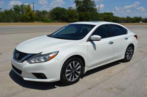 White 2017 Nissan Altima 2.5 SL Sedan