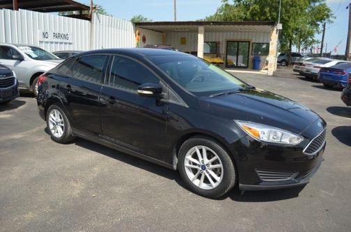 Black 2017 Ford Focus SE