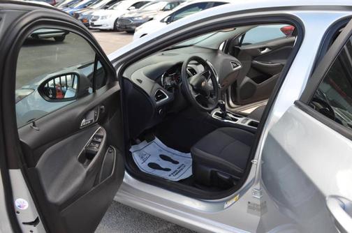 2018 Chevrolet Cruze LS