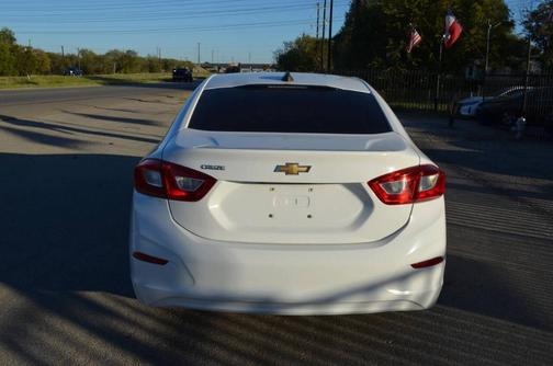 2018 Chevrolet Cruze LS
