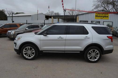 Silver 2018 Ford Explorer XLT
