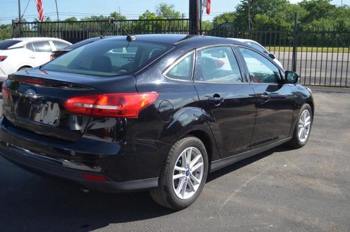 Black 2017 Ford Focus SE