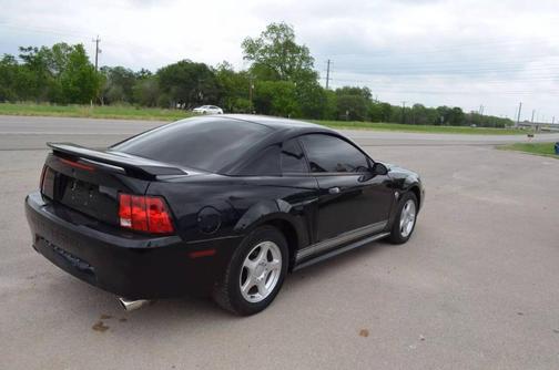 2004 Ford Mustang