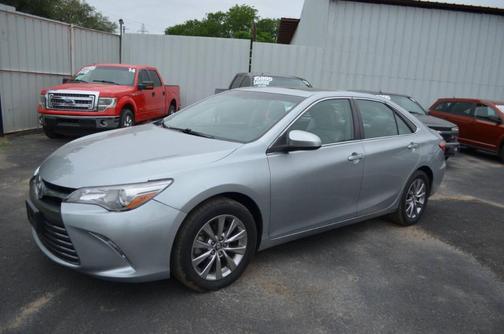 Silver 2017 Toyota Camry XLE