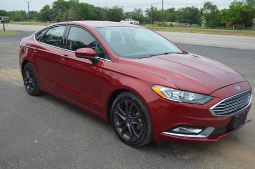 Red 2018 Ford Fusion SE