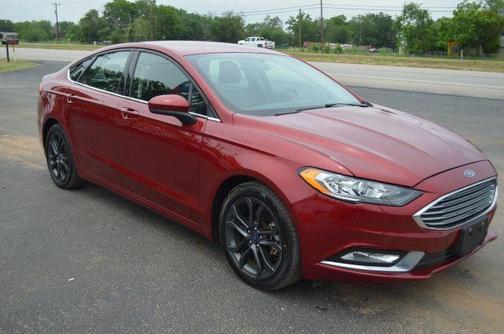 Red 2018 Ford Fusion SE
